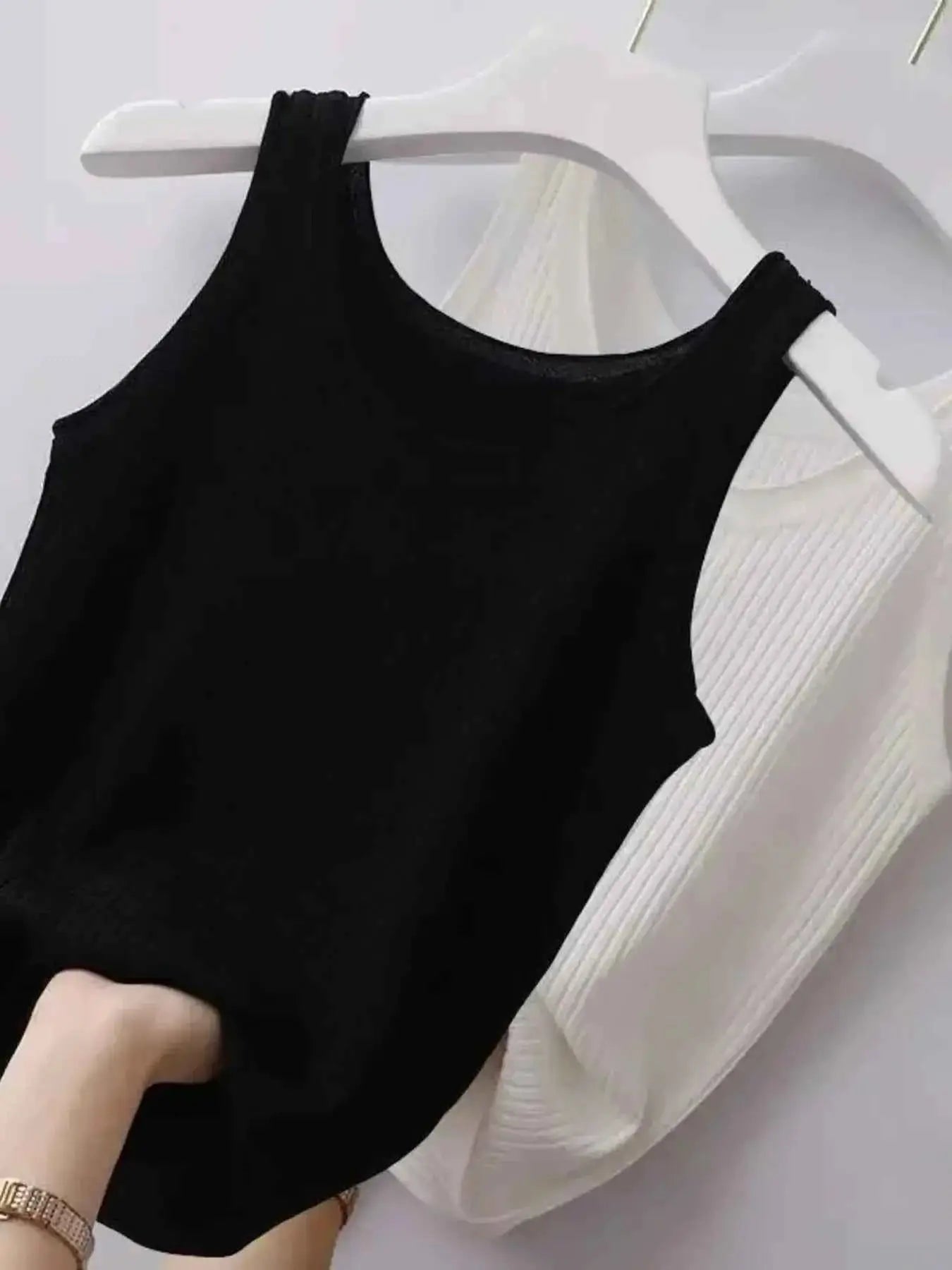 Plus Size Ribbed Knit Scoop Neck Tank Top