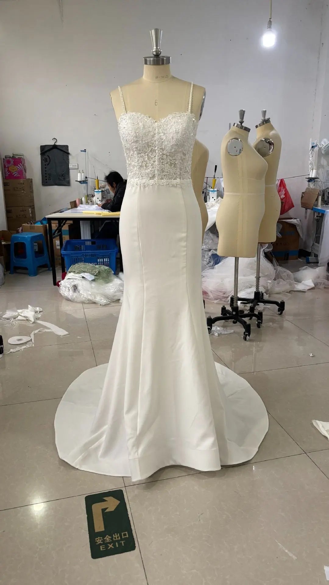 White Simple Trip Shoot Fishtail Bridal Tube Top Wedding Dress - Shidly