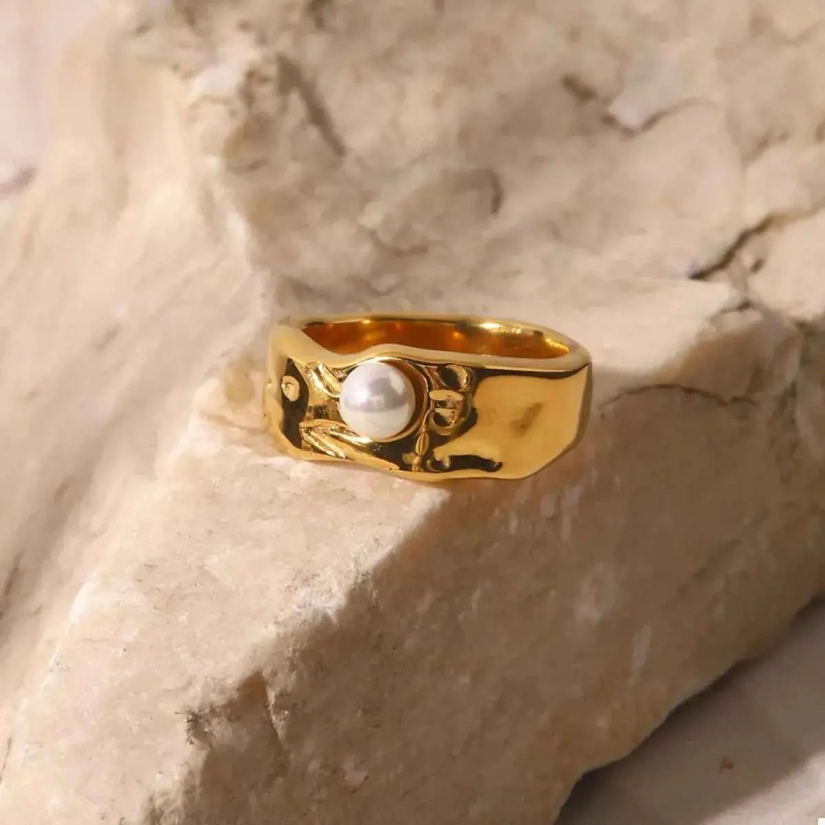 18K Gold-Plated Pearl Ring