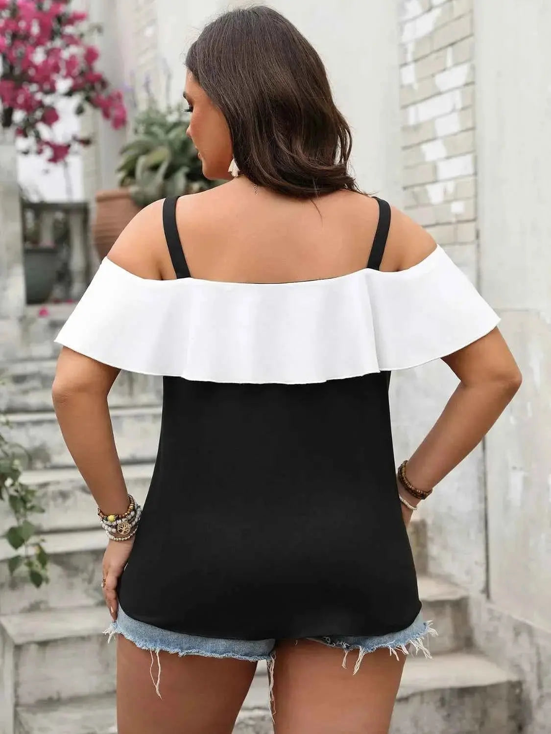 Plus Size Ruffled Contrast Short Sleeve Blouse