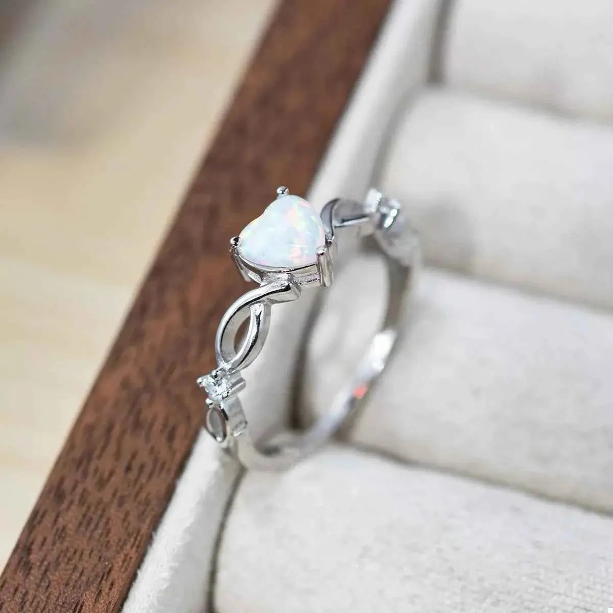 925 Sterling Silver Heart-Shaped Ring
