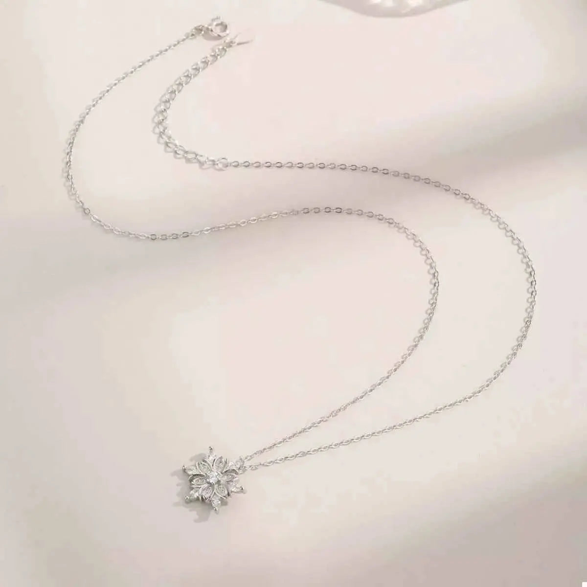 925 Sterling Silver Zircon Snowflake Necklace