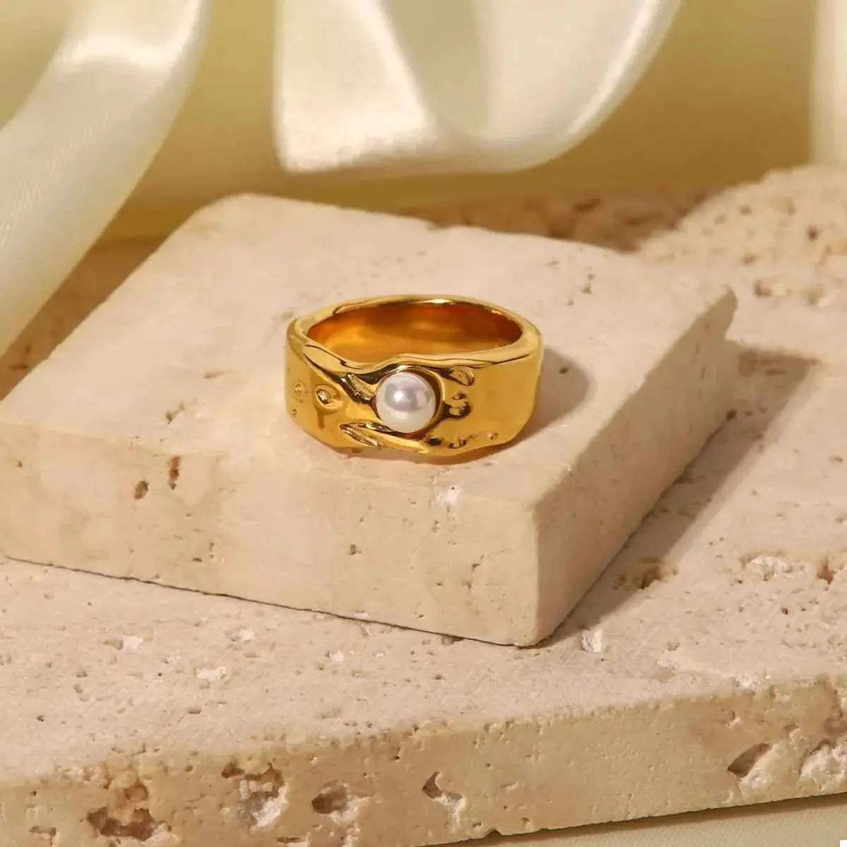 18K Gold-Plated Pearl Ring