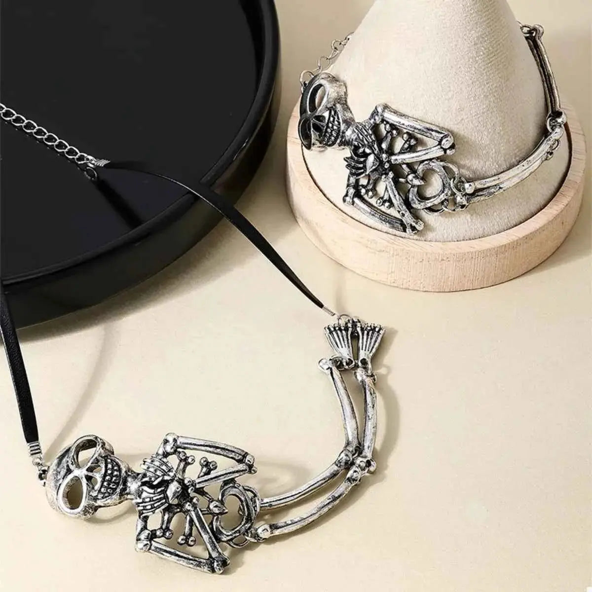 Alloy Skull Necklace and Bracelet Jewelry Set