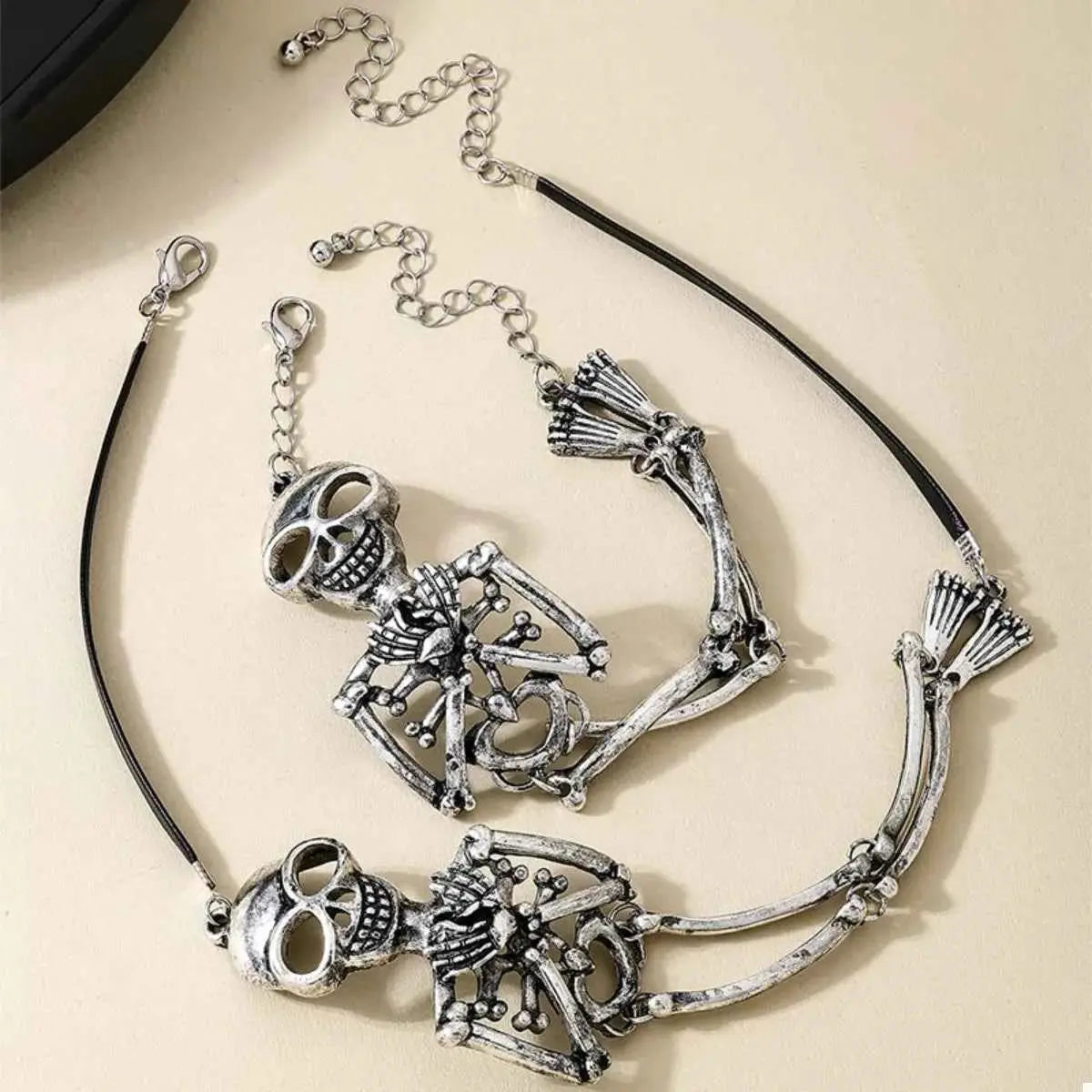 Alloy Skull Necklace and Bracelet Jewelry Set