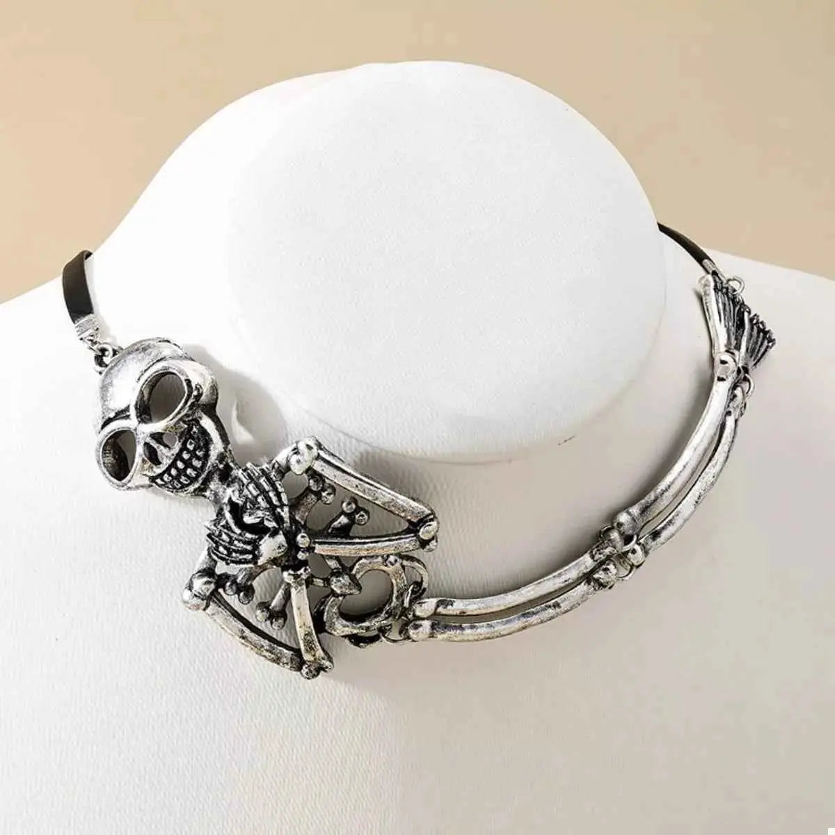 Alloy Skull Necklace and Bracelet Jewelry Set