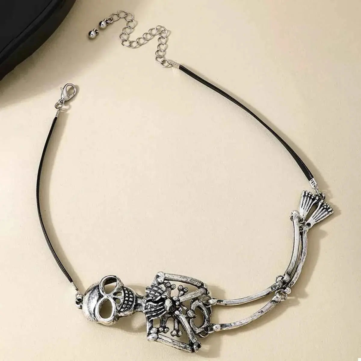 Alloy Skull Necklace and Bracelet Jewelry Set