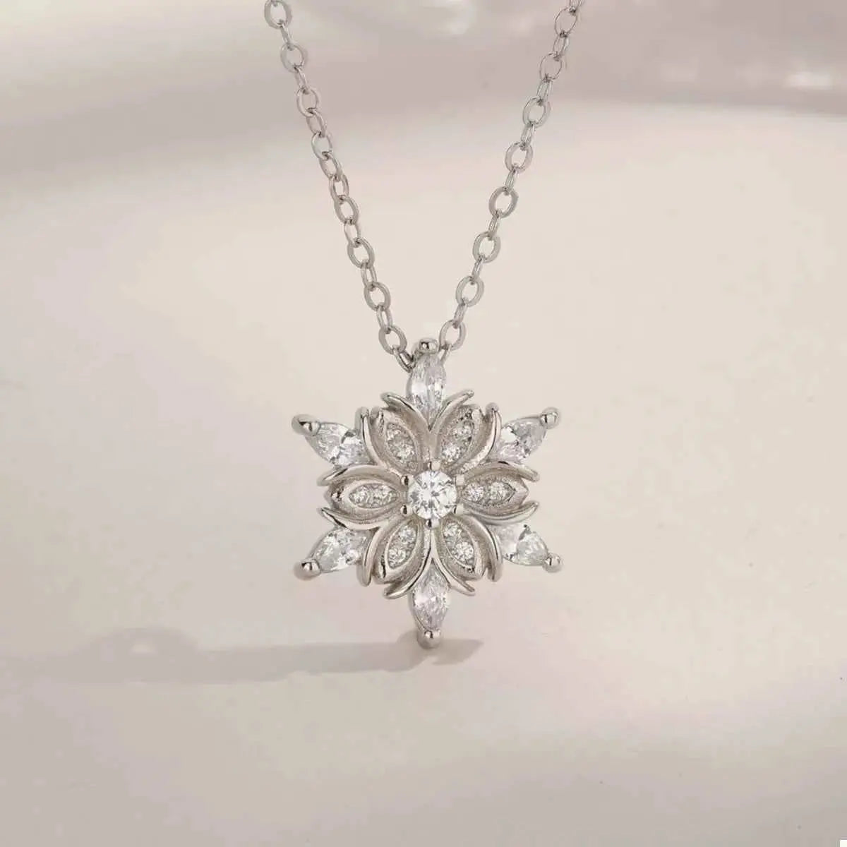 925 Sterling Silver Zircon Snowflake Necklace